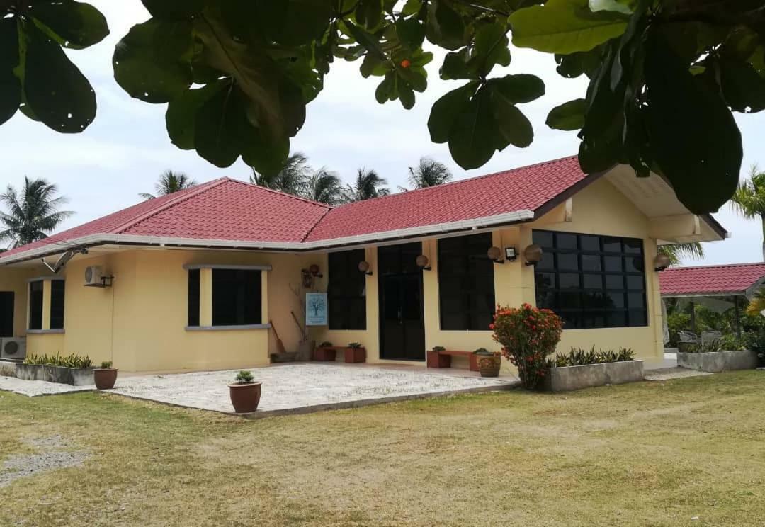 J Guest House Kuala Penyu Buitenkant foto